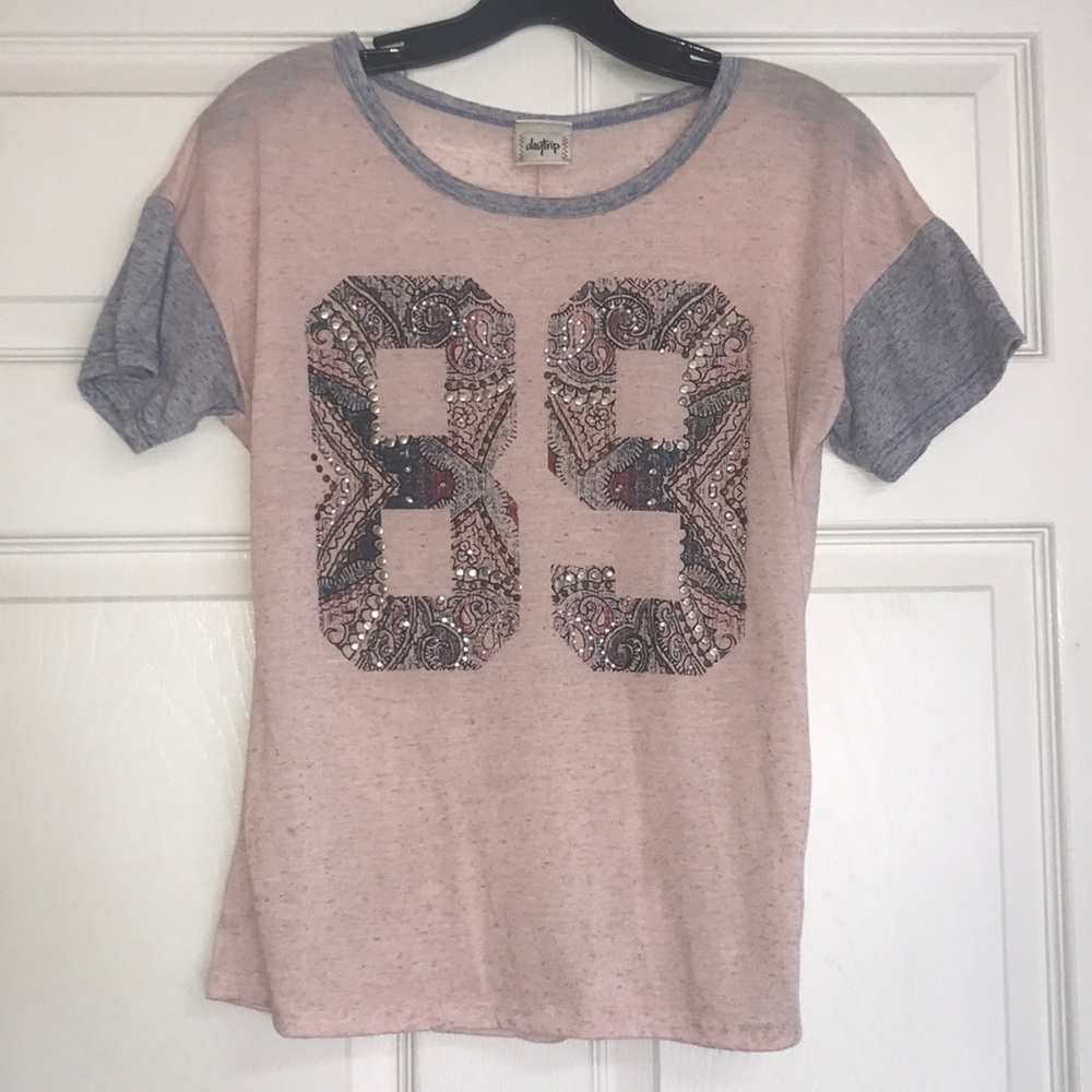 Daytrip varsity tee size XS